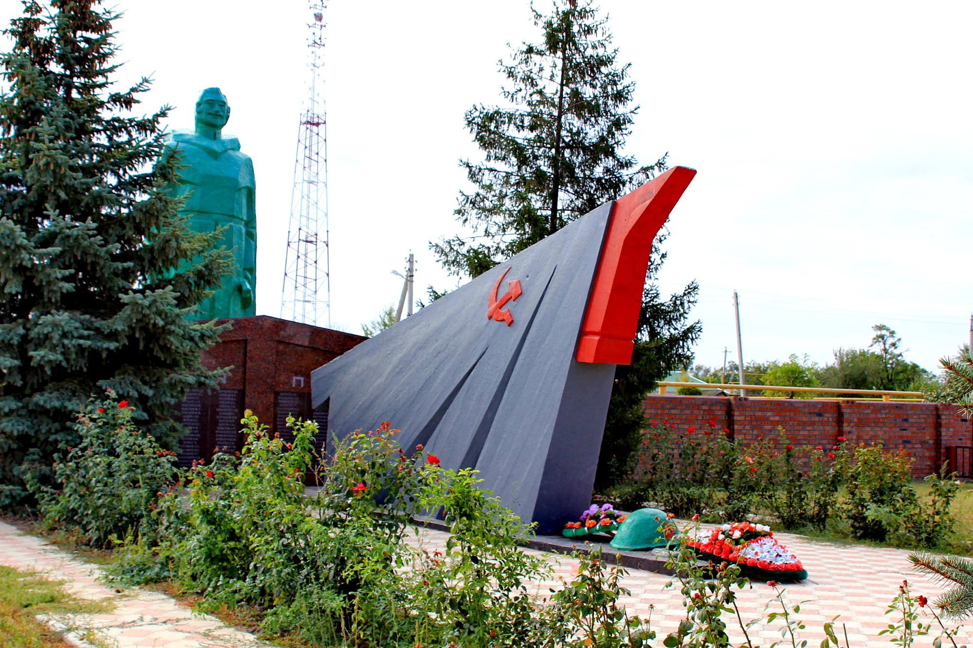 Сайт мемориал. Гашун Ростовская область. Гашун Зимовниковский район. Хутор Гашун памятник. Гашуне Зимовниковского района Ростовской.