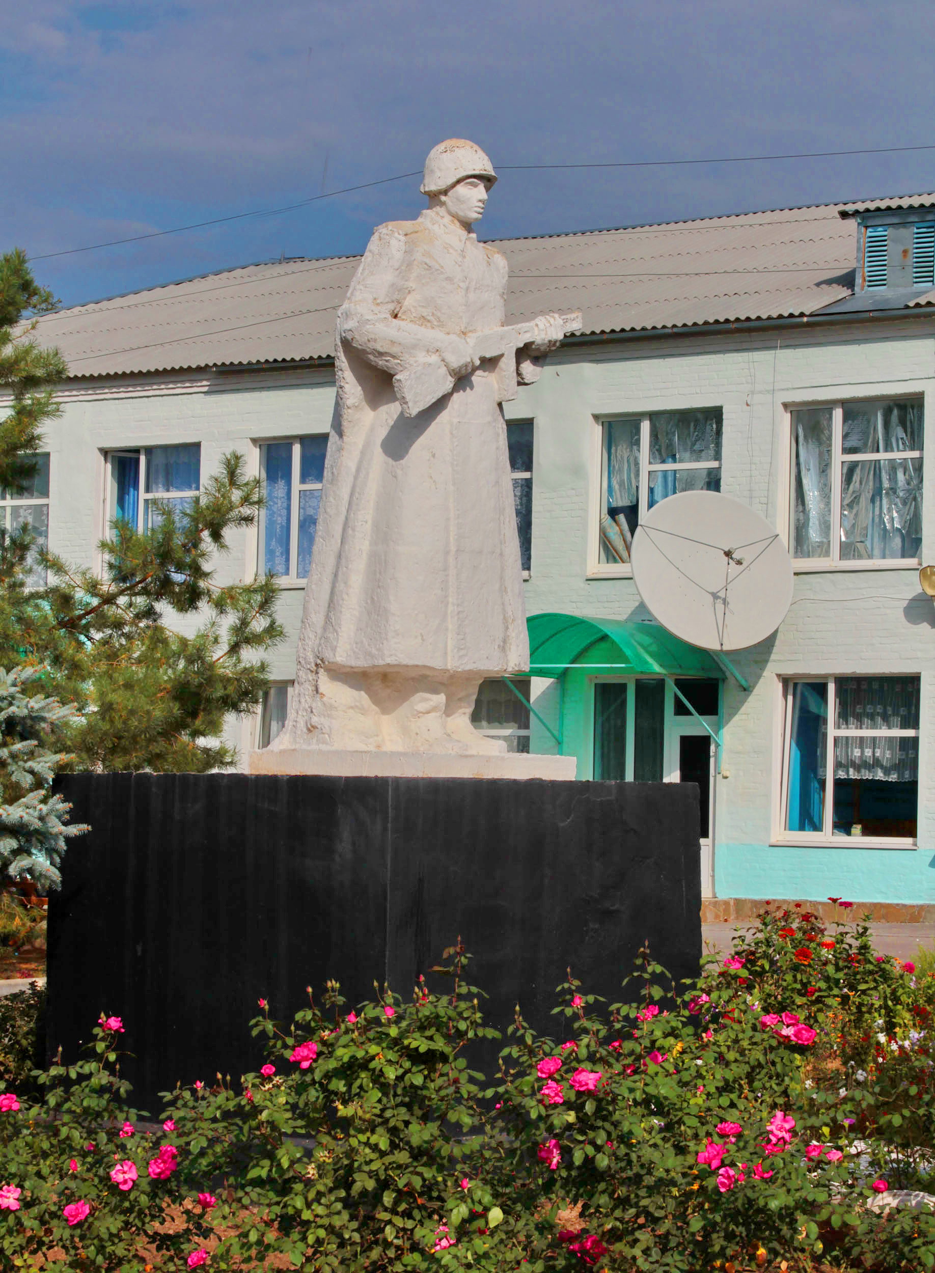 Погода село николаевка. Памятники села красная Поляна Песчанокопский район. Село Николаевка Ростовская область Песчанокопский район. Памятники в селе красная Поляна Песчанокопского района. Памятники село рассыпное Песчанокопский район Ростовская область.